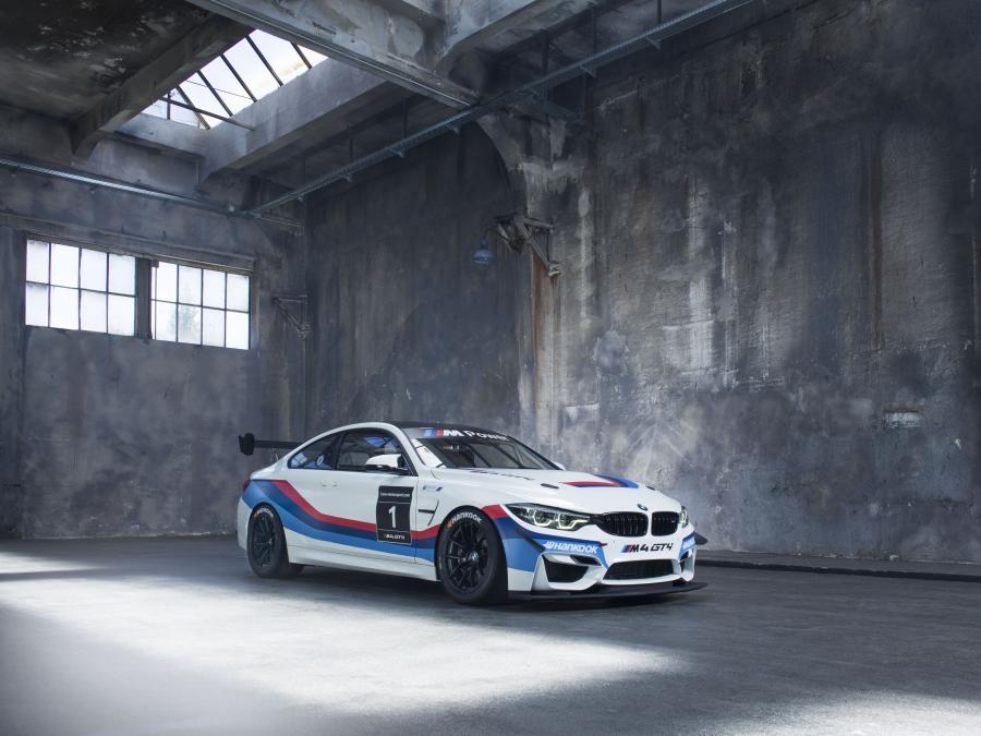  BMW M4 GT4 (F82) 2017 года  (фото 1 из 46)